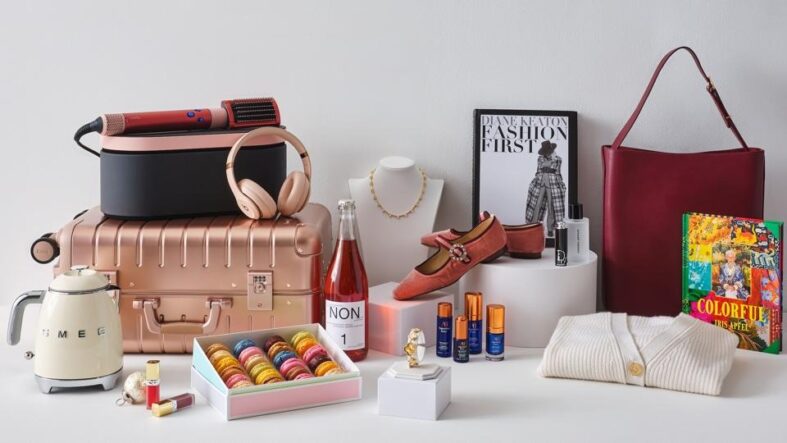8 Affordable Graduation Gift Ideas for Classmates