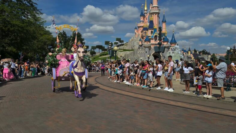 What’s the Smartest Way to Plan a Disneyland Day Right Now? What’s the Smartest Way to Plan a Disneyland Day Right Now?